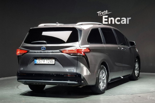 2022 Toyota Sienna с пробегом 72 899 км