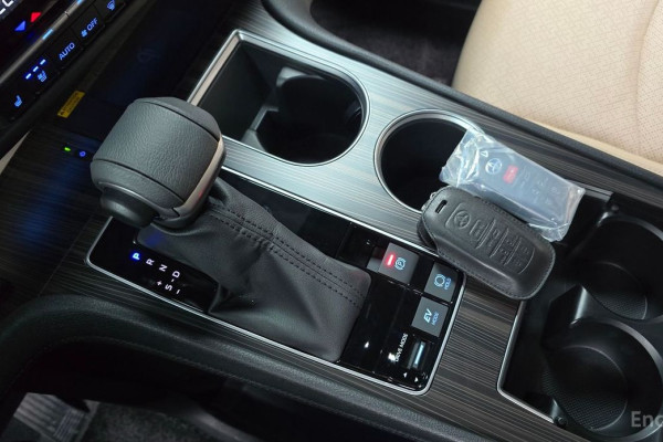 2023 Toyota Sienna с пробегом 12 363 км