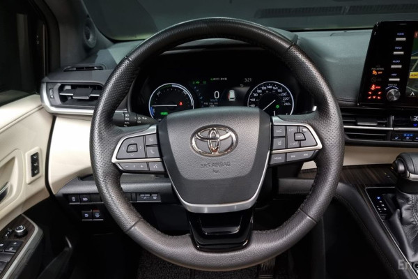 2022 Toyota Sienna с пробегом 72 899 км