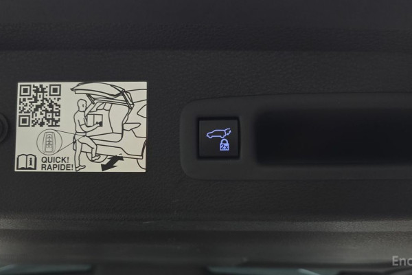 2023 Toyota Sienna с пробегом 12 363 км