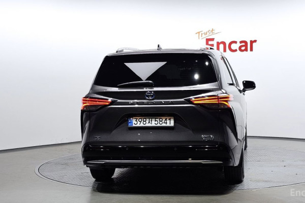 2023 Toyota Sienna с пробегом 81 160 км