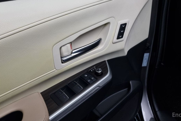 2022 Toyota Sienna с пробегом 72 899 км