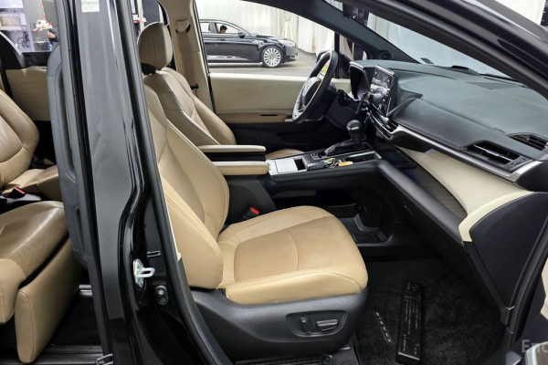 2021 Toyota Sienna с пробегом 85 720 км