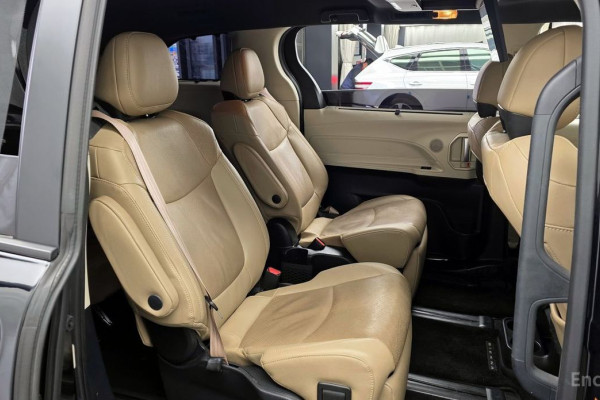 2021 Toyota Sienna с пробегом 85 720 км