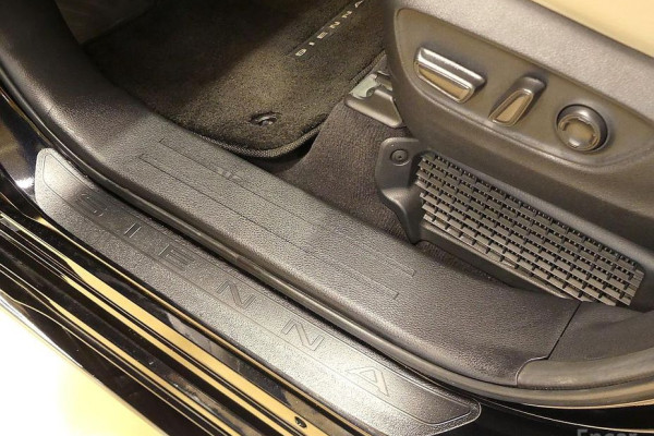 2023 Toyota Sienna с пробегом 30 331 км