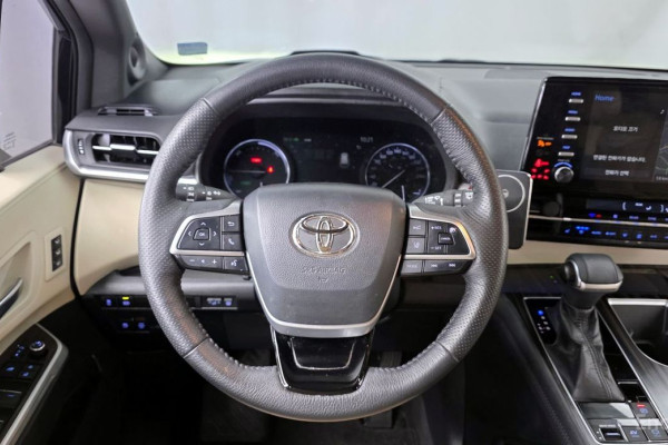 2021 Toyota Sienna с пробегом 85 720 км