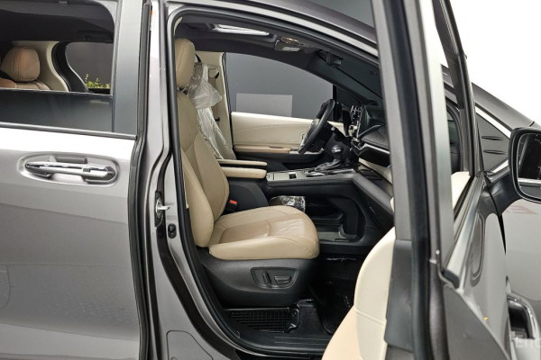 2023 Toyota Sienna с пробегом 81 160 км