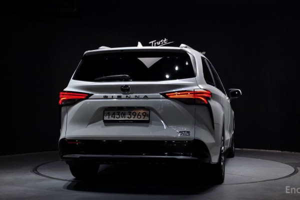 2021 Toyota Sienna с пробегом 79 782 км