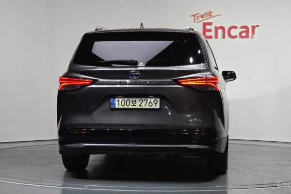 2022 Toyota Sienna с пробегом 72 166 км