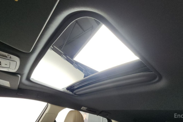 2023 Toyota Sienna с пробегом 27 963 км