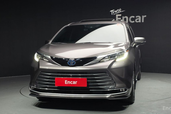 2023 Toyota Sienna с пробегом 55 842 км