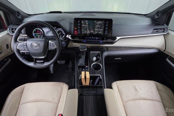 2021 Toyota Sienna с пробегом 54 792 км