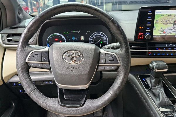 2021 Toyota Sienna с пробегом 79 782 км