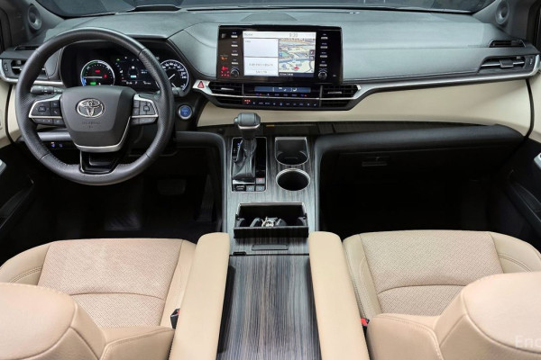 2021 Toyota Sienna с пробегом 49 116 км