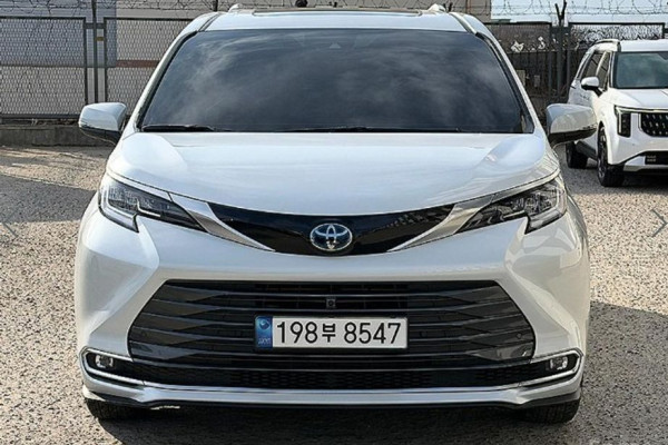 2022 Toyota Sienna с пробегом 27 050 км