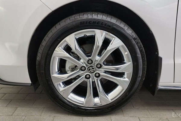 2023 Toyota Sienna с пробегом 23 958 км