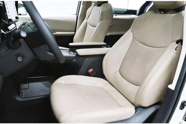 2022 Toyota Sienna с пробегом 18 066 км