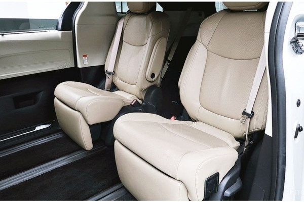 2022 Toyota Sienna с пробегом 18 066 км