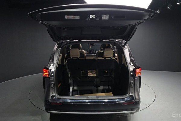 2023 Toyota Sienna с пробегом 55 842 км