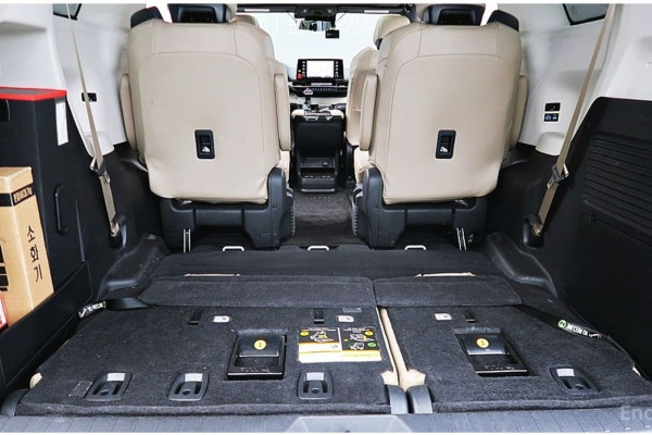 2022 Toyota Sienna с пробегом 18 066 км