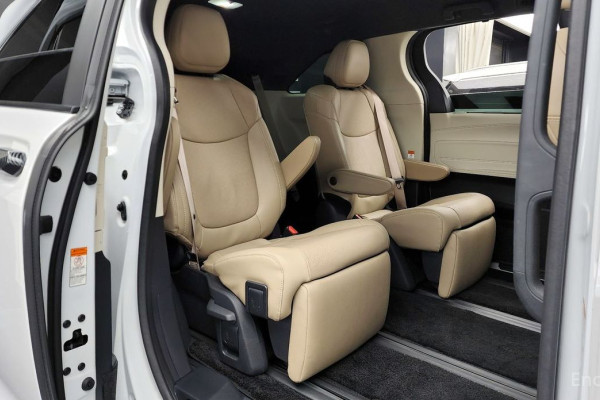 2023 Toyota Sienna с пробегом 23 958 км