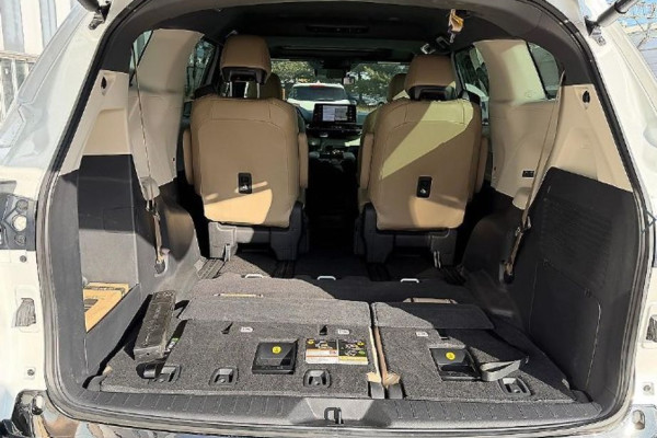 2022 Toyota Sienna с пробегом 27 050 км