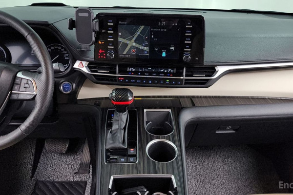 2023 Toyota Sienna с пробегом 23 958 км