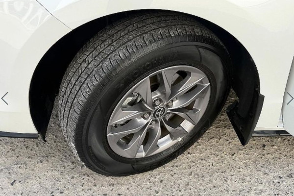 2022 Toyota Sienna с пробегом 27 050 км