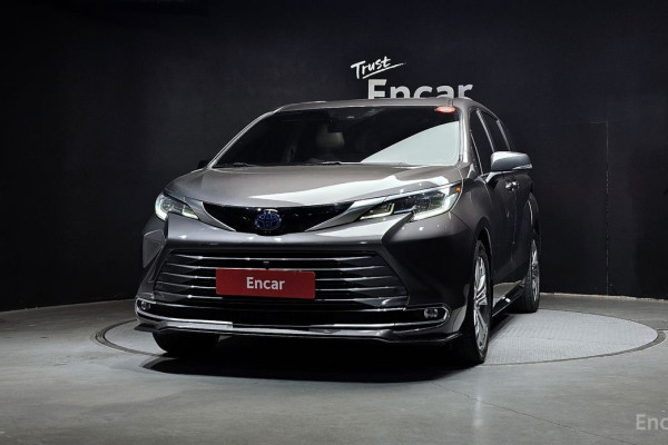 2022 Toyota Sienna с пробегом 83 568 км