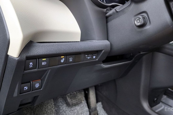 2023 Toyota Sienna с пробегом 23 958 км