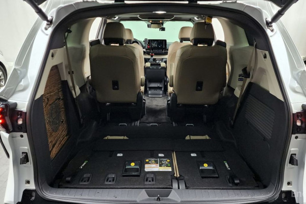 2023 Toyota Sienna с пробегом 23 958 км