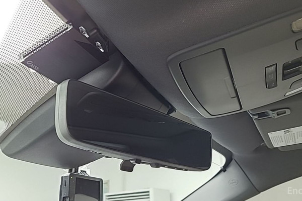 2023 Toyota Sienna с пробегом 49 957 км