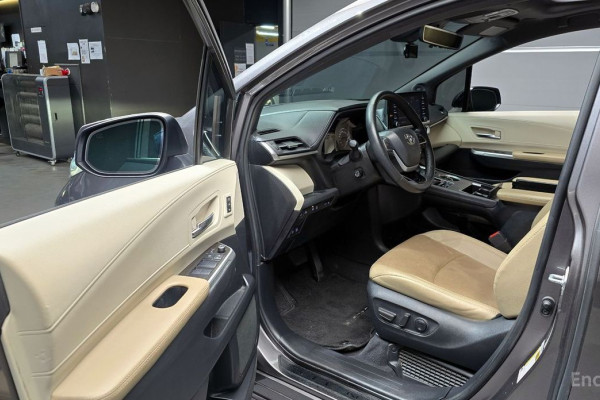 2022 Toyota Sienna с пробегом 83 568 км