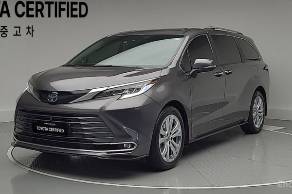 2023 Toyota Sienna с пробегом 49 957 км