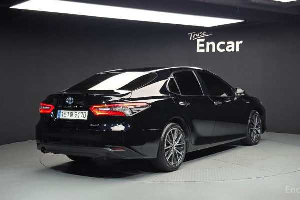 2023 Toyota Camry с пробегом 27 252 км