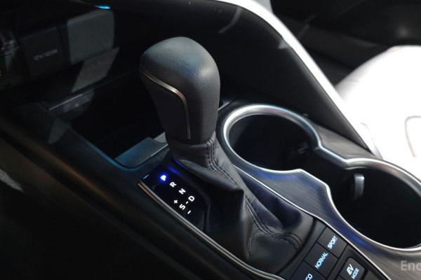 2023 Toyota Camry с пробегом 46 398 км