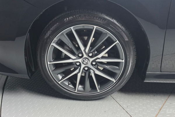 2023 Toyota Camry с пробегом 27 252 км