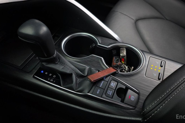 2023 Toyota Camry с пробегом 27 252 км