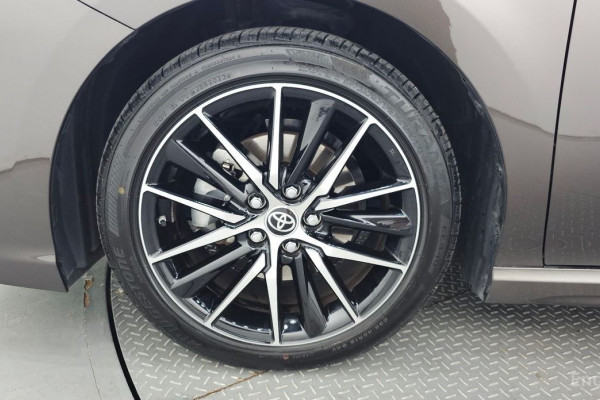 2023 Toyota Camry с пробегом 42 051 км