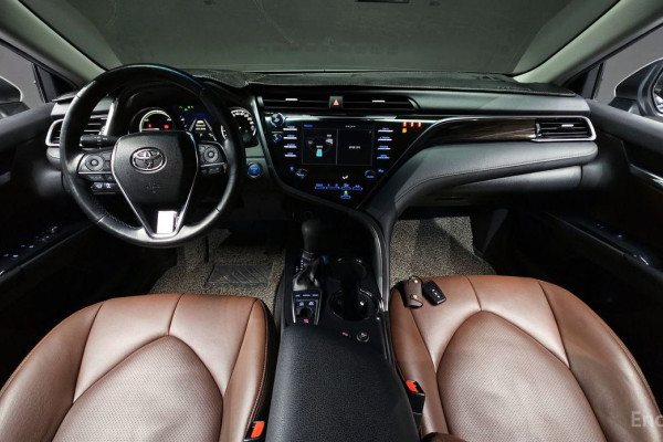 2021 Toyota Camry с пробегом 55 634 км