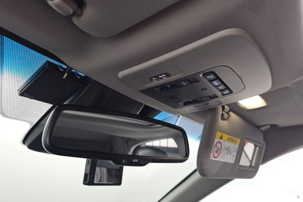 2023 Toyota Camry с пробегом 42 051 км