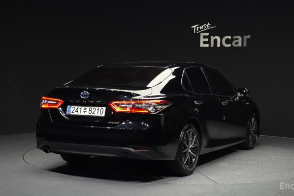 2023 Toyota Camry с пробегом 10 966 км