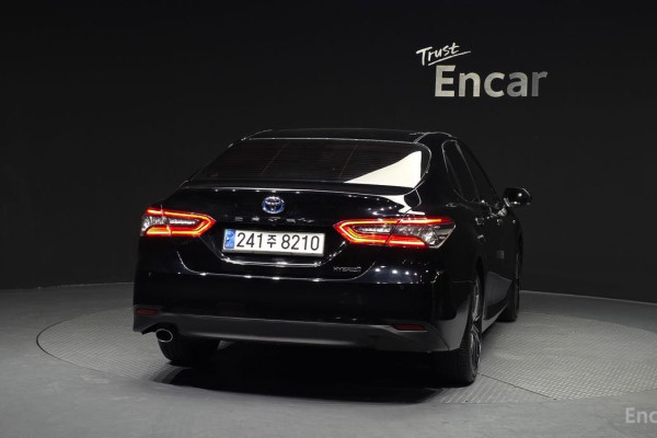 2023 Toyota Camry с пробегом 10 966 км