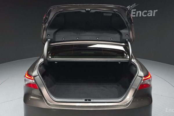 2021 Toyota Camry с пробегом 21 807 км