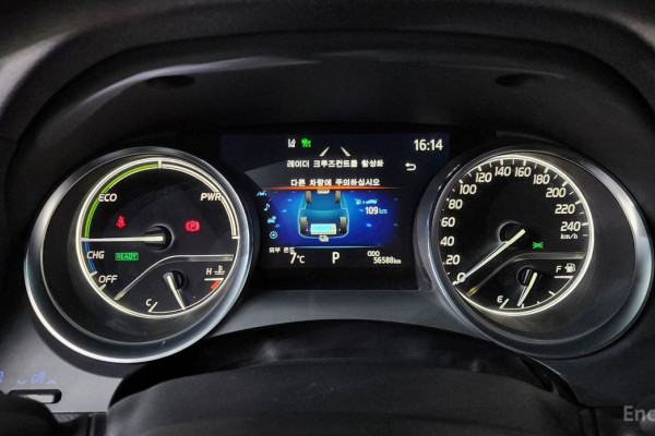 2023 Toyota Camry с пробегом 56 588 км