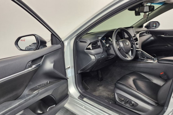 2023 Toyota Camry с пробегом 56 588 км