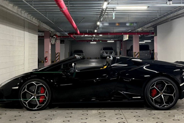 2023 Lamborghini Huracán с пробегом 7 800 км