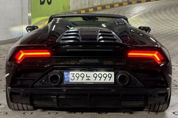 2023 Lamborghini Huracán с пробегом 7 800 км