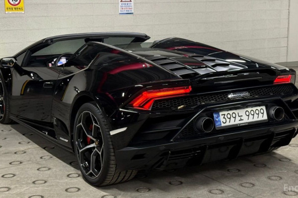 2023 Lamborghini Huracán с пробегом 7 800 км