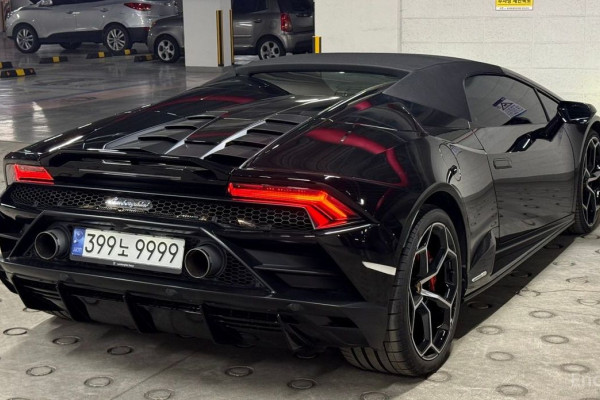 2023 Lamborghini Huracán с пробегом 7 800 км